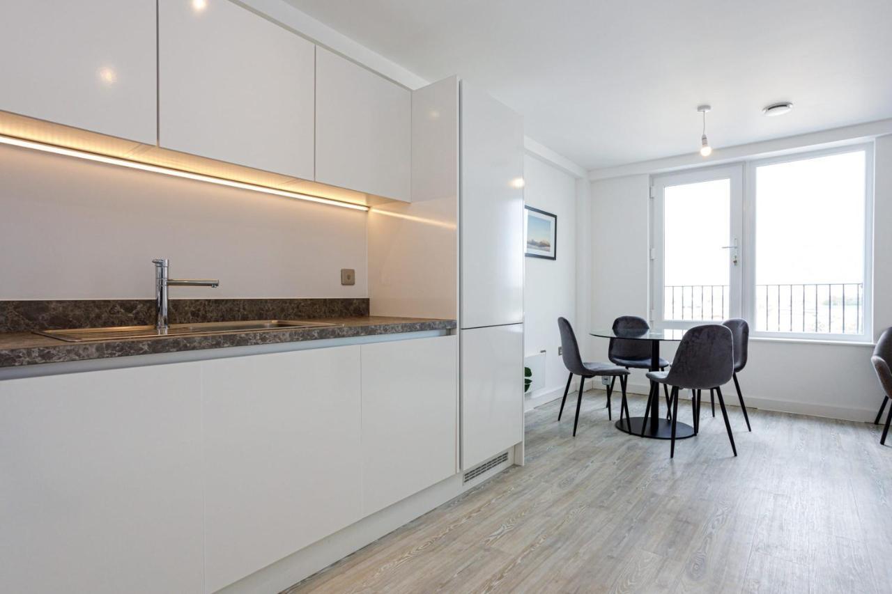 Contemporary 2 Bedroom Duplex In Salford แมนเชสเตอร์ ภายนอก รูปภาพ