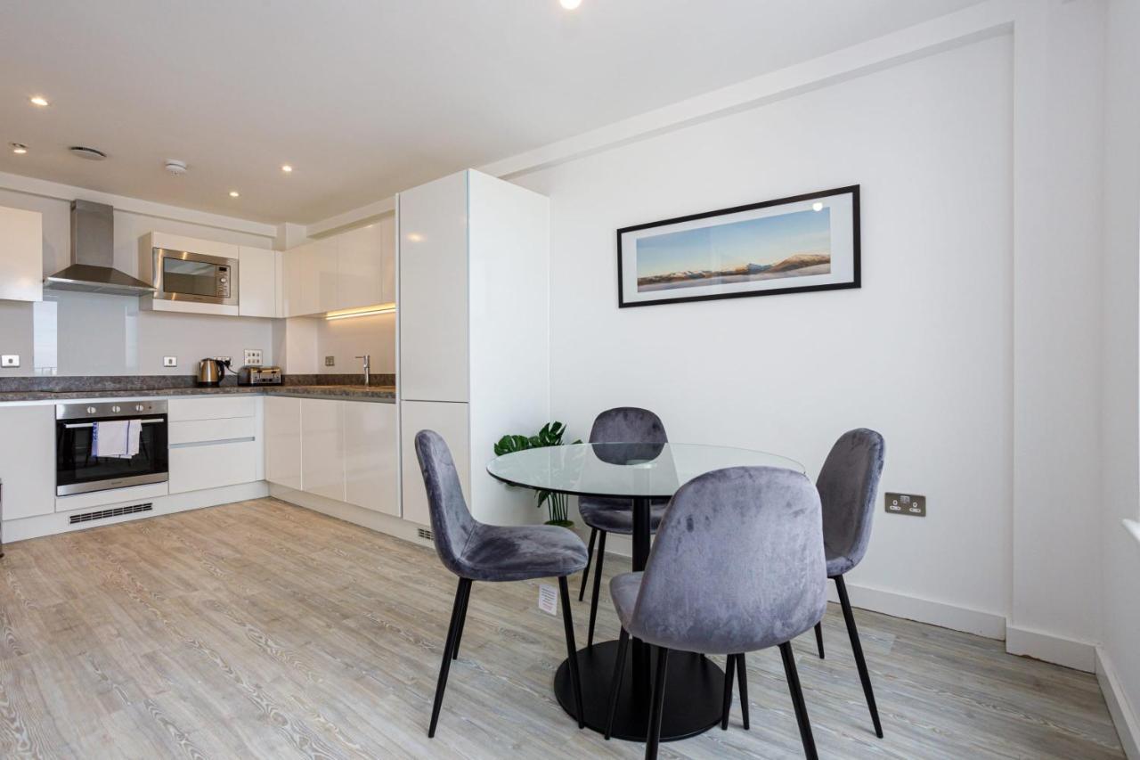 Contemporary 2 Bedroom Duplex In Salford แมนเชสเตอร์ ภายนอก รูปภาพ